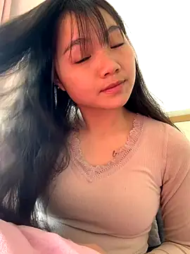 Emlyly-18 online show from December 3, 5:15 am