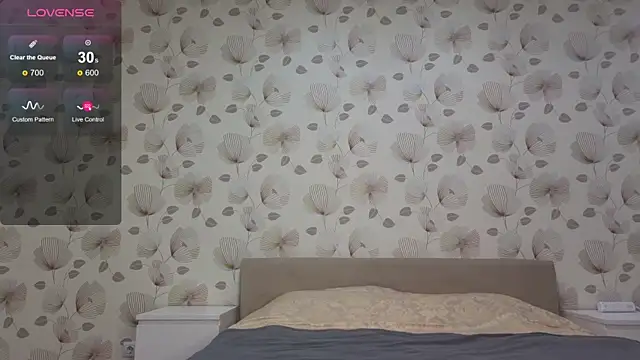 Snapshot of Annabel_theMoon chatting on October 7, 2:31 am Annabel theMoon online show from October 7, 2:31 am