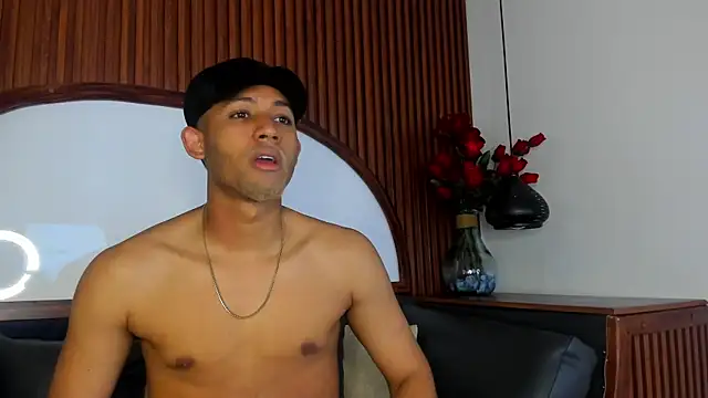 B Wild online show from April 24, 3:09 am