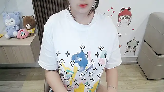 Eirlys18 online show from October 10, 1:37 am