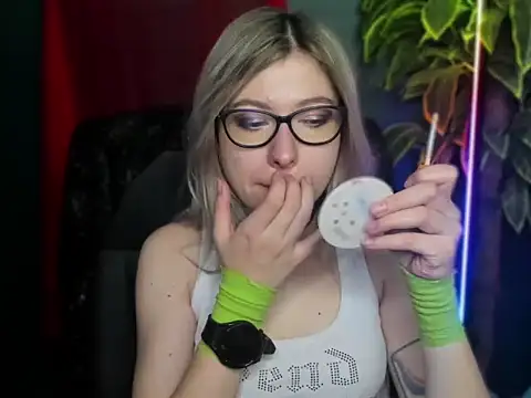 loveHeidi online show from March 19, 5:22 am