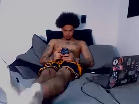 Snapshot of MASTER_PIG_FARMER chatting on October 20, 7:42 am MASTER PIG FARMER online show from October 20, 7:42 am