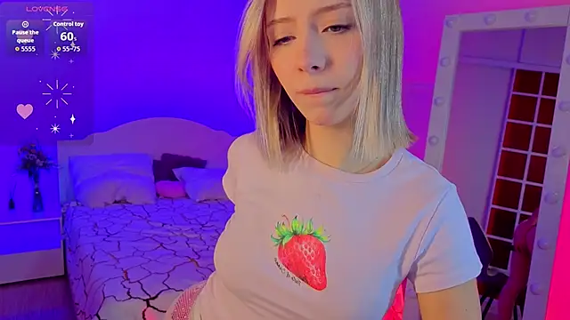 LumMina online show from March 26, 10:32 am