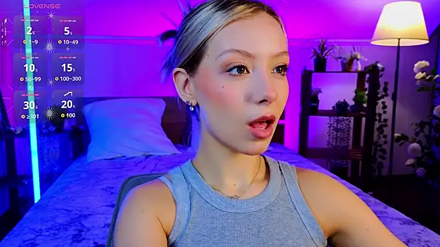 LumMina online show from April 22, 3:09 am