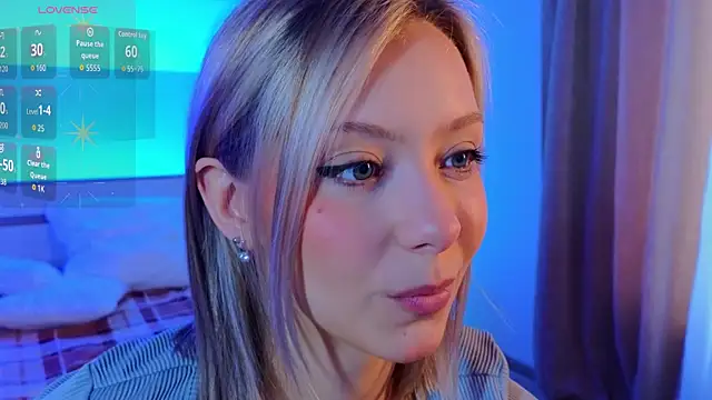 LumMina online show from April 26, 3:15 am