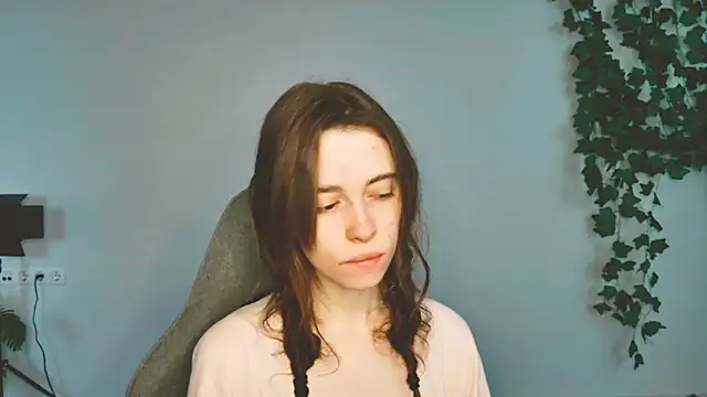 Yoka paradoXXX online show from October 19, 5:30 am