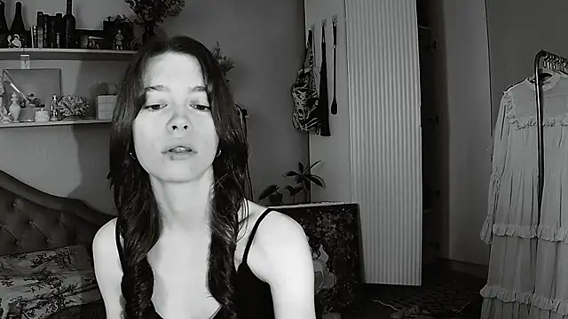 Snapshot of Yoka_paradoXXX chatting on May 15, 8:32 am Yoka paradoXXX online show from May 15, 8:32 am