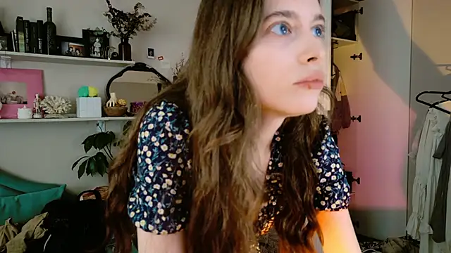 Snapshot of Yoka_paradoXXX chatting on May 17, 12:34 pm Yoka paradoXXX online show from May 17, 12:34 pm