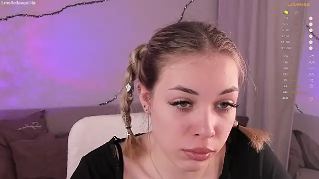 Snapshot of Leila_Vanilla chatting on April 29, 4:38 am Leila Vanilla online show from April 29, 4:38 am