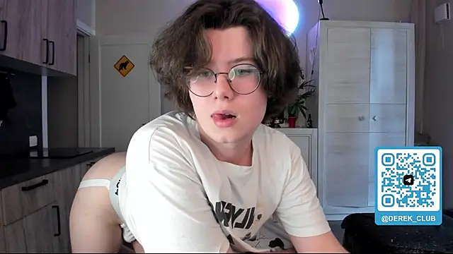 Derek Shameless online show from August 6, 5:04 pm