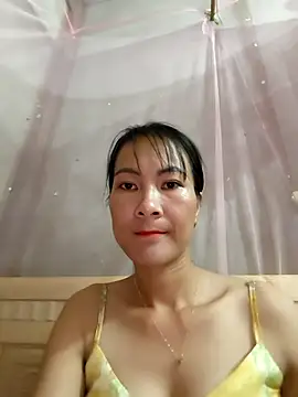 Snapshot of Yumyum_kiw chatting on September 18, 5:42 am Yumyum kiw online show from September 18, 5:42 am