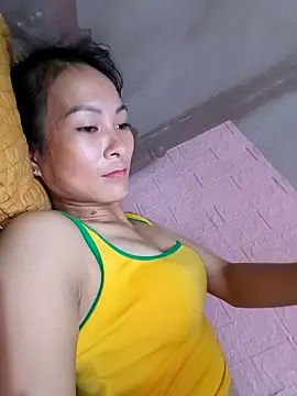 Snapshot of Yumyum_kiw chatting on September 24, 7:44 am Yumyum kiw online show from September 24, 7:44 am