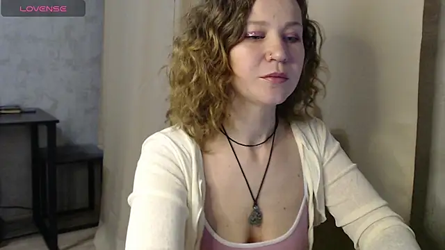 Snapshot of harpermoss chatting on October 6, 6:49 pm harpermoss online show from October 6, 6:49 pm