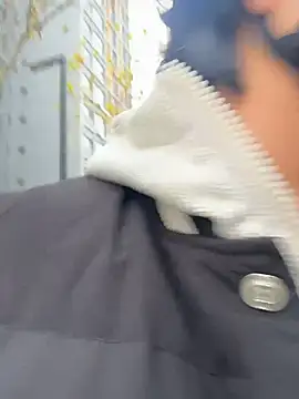 Snapshot of Fengbaby-555 chatting on November 24, 4:12 am Fengbaby-555 online show from November 24, 4:12 am