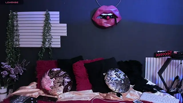 kinky momm online show from July 6, 2:36 pm
