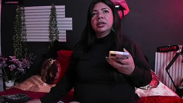 kinky momm online show from July 8, 3:05 pm