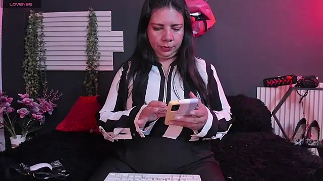 kinky momm online show from July 9, 2:54 pm