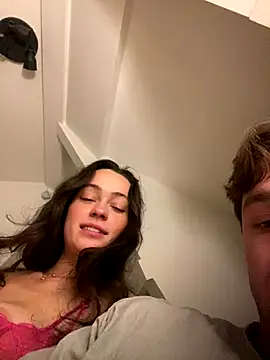 Snapshot of friendswhofuck chatting on November 8, 4:40 pm friendswhofuck online show from November 8, 4:40 pm