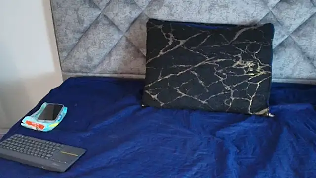 Shantey Laurent online show from October 21, 5:24 pm