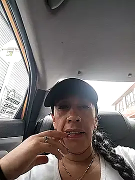 Shantey Laurent online show from November 18, 2:54 pm