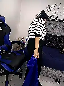 Shantey Laurent online show from March 13, 6:03 pm