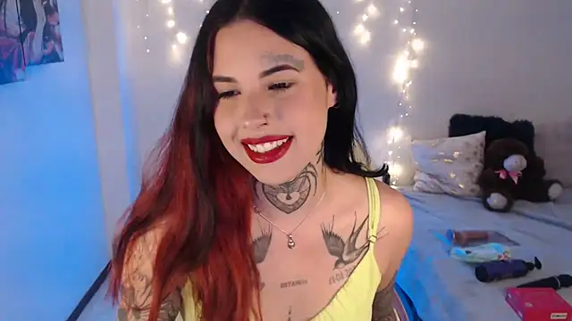 Maddy Vicius19 online show from March 18, 3:42 am