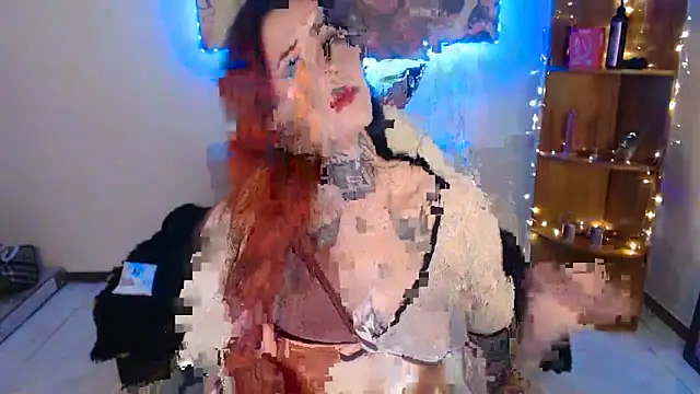 Snapshot of Maddy_Vicius19 chatting on June 9, 12:33 am Maddy Vicius19 online show from June 9, 12:33 am
