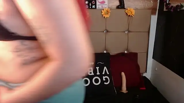 MIA  SPENCER online show from November 27, 8:22 pm