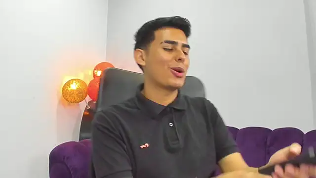 Matthewlodge online show from November 10, 1:32 pm