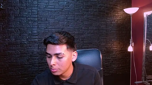 Matthewlodge online show from December 19, 10:06 pm