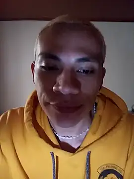 Snapshot of kittymutant99 chatting on April 20, 8:54 pm kittymutant99 online show from April 20, 8:54 pm