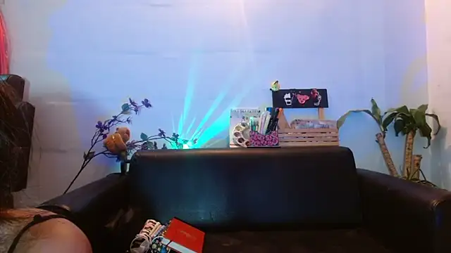 carolinerue online show from September 22, 11:29 pm