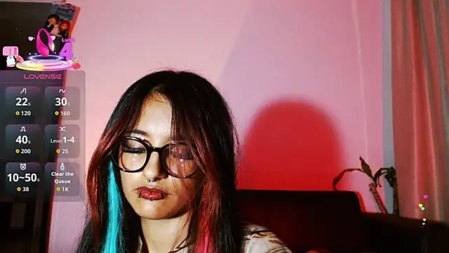 carolinerue online show from October 17, 1:20 am