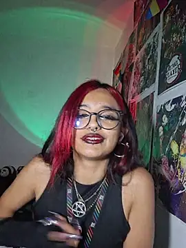 carolinerue online show from February 10, 10:52 am