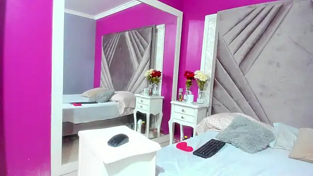 natasha bigbooty online show from September 25, 1:04 pm