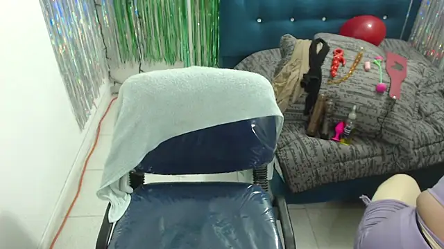 Snapshot of Cristalfire_69 chatting on September 12, 1:33 pm Cristalfire 69 online show from September 12, 1:33 pm