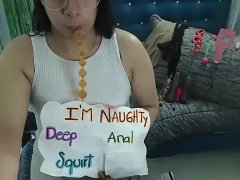 Snapshot of Cristalfire_69 chatting on October 10, 1:32 pm Cristalfire 69 online show from October 10, 1:32 pm