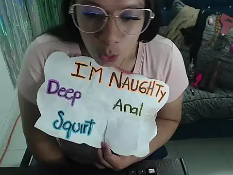 Snapshot of Cristalfire_69 chatting on October 14, 2:07 pm Cristalfire 69 online show from October 14, 2:07 pm