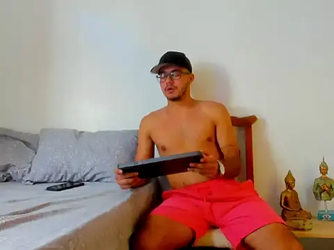 Dusan greyy online show from September 26, 7:07 pm