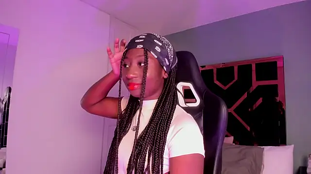 Madison Monroe  online show from September 23, 11:35 am