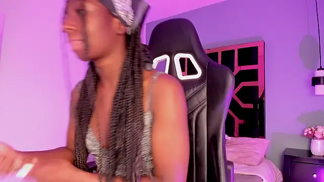 Madison Monroe  online show from September 26, 11:25 am