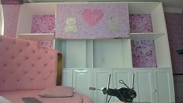 Snapshot of Teffy_Cute_ chatting on October 13, 3:12 pm Teffy Cute  online show from October 13, 3:12 pm