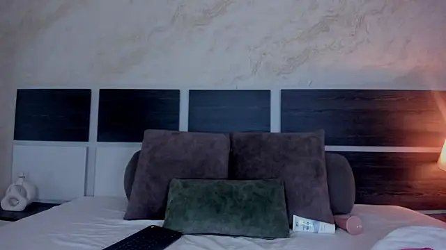 Snapshot of Susanna_Cute chatting on October 27, 12:53 pm Susanna Cute online show from October 27, 12:53 pm