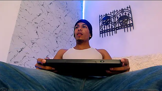 lorian vikel online show from October 19, 10:21 pm