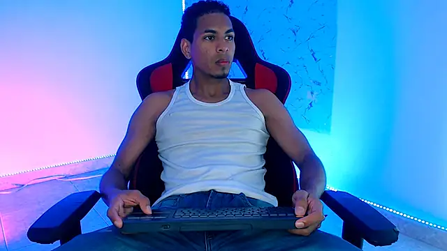 lorian vikel online show from October 27, 9:41 pm