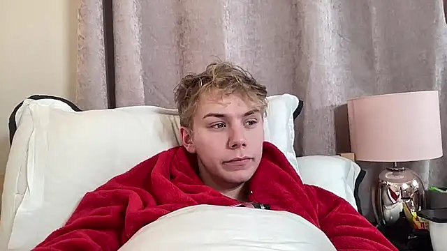 Snapshot of scottishtwink01 chatting on September 21, 2:46 am scottishtwink01 online show from September 21, 2:46 am