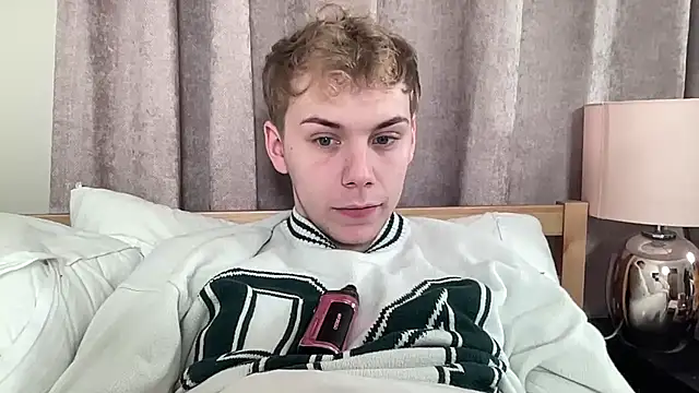 Snapshot of scottishtwink01 chatting on October 29, 1:30 am scottishtwink01 online show from October 29, 1:30 am