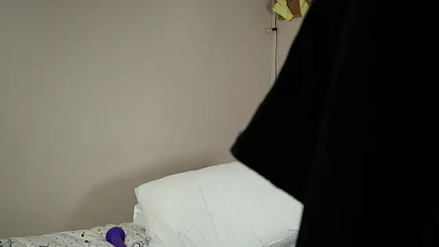 Snapshot of scottishtwink01 chatting on November 15, 8:49 pm scottishtwink01 online show from November 15, 8:49 pm