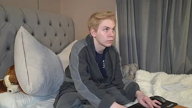 scottishtwink01 online show from February 24, 1:03 am