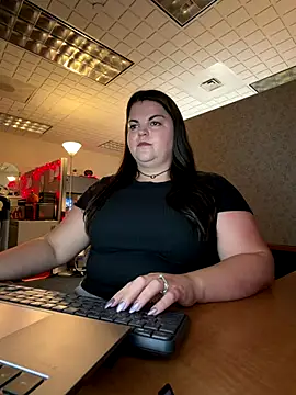 Snapshot of PlayWithBrittany chatting on October 22, 1:44 pm PlayWithBrittany online show from October 22, 1:44 pm